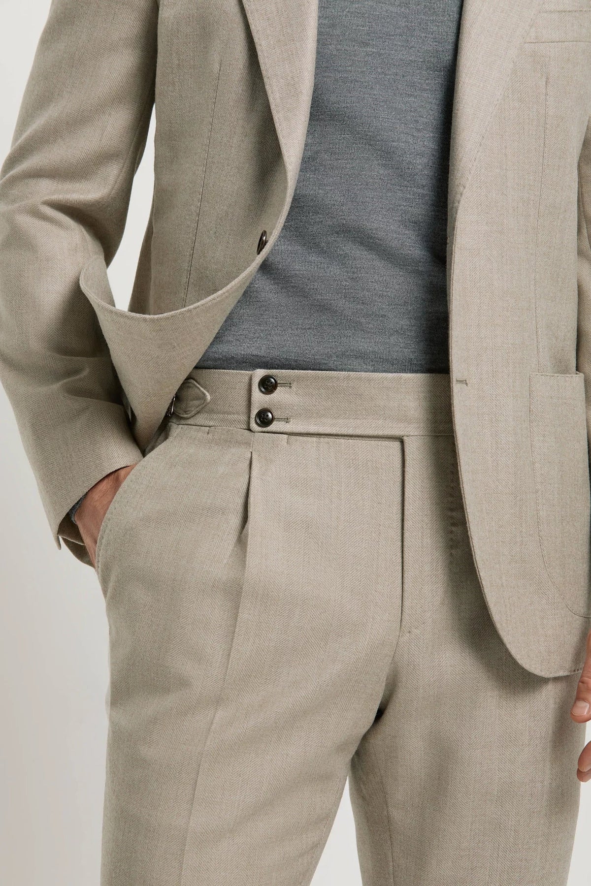 Traje beige de espiga