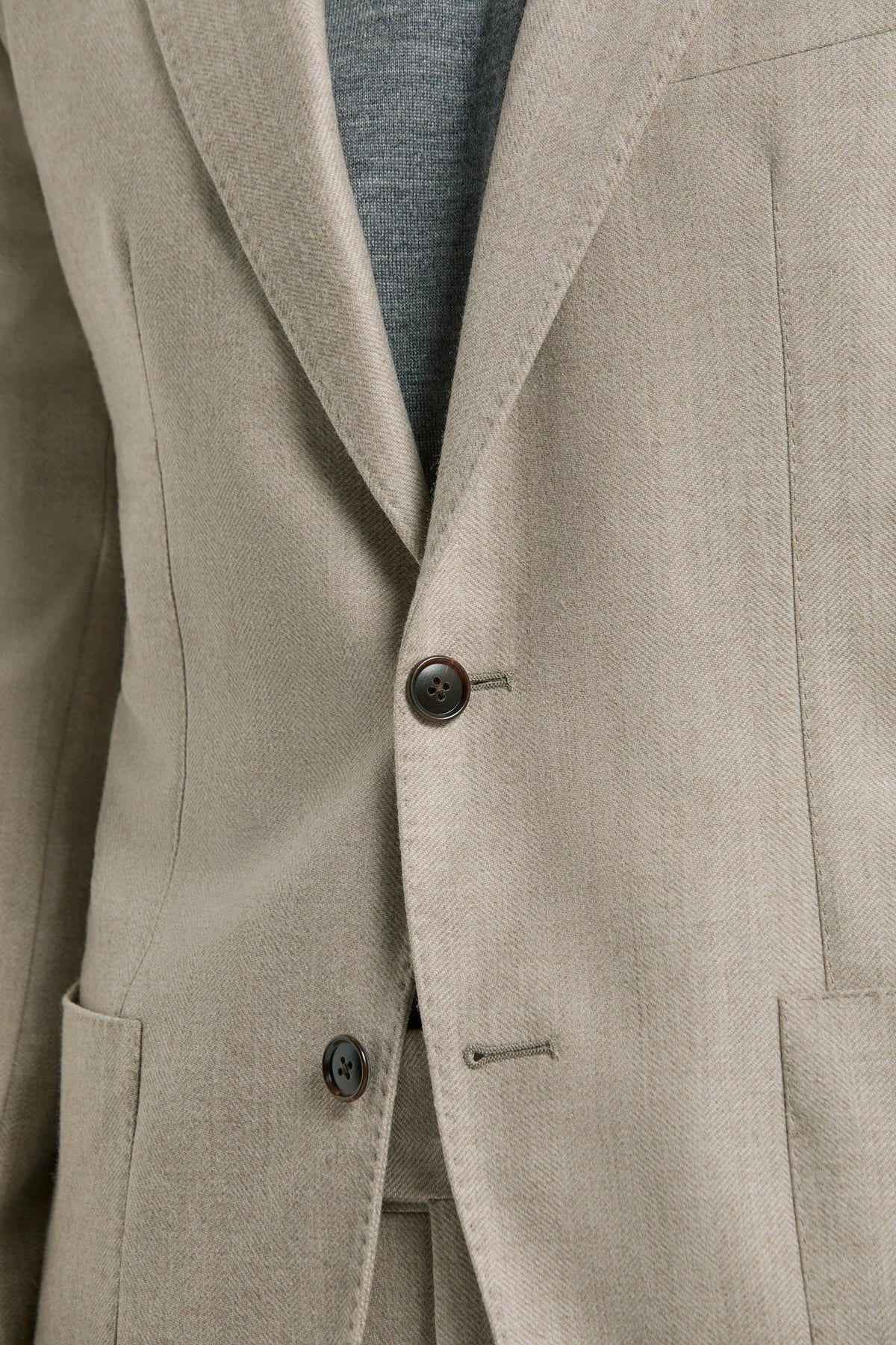 Traje beige de espiga