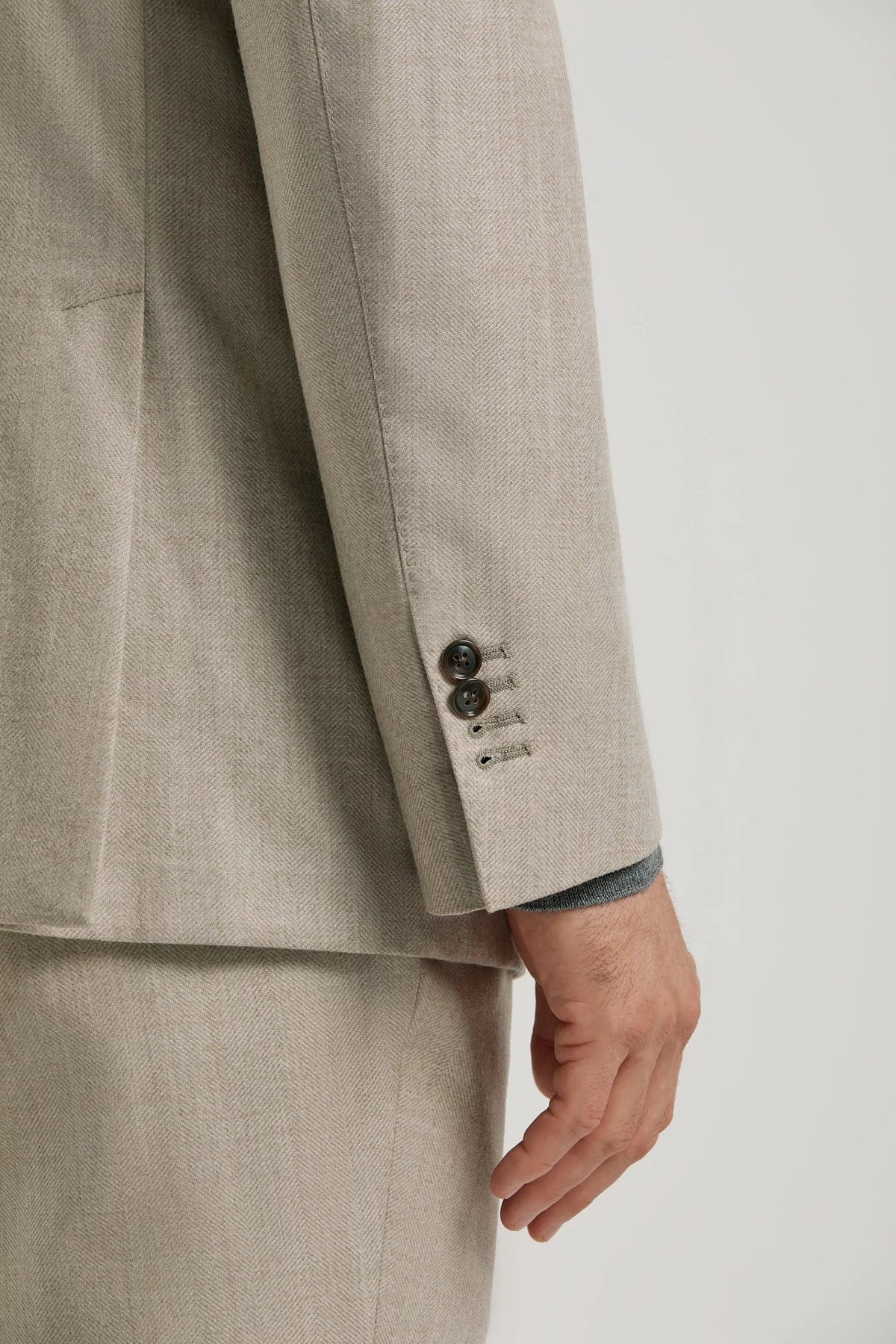 Traje beige de espiga