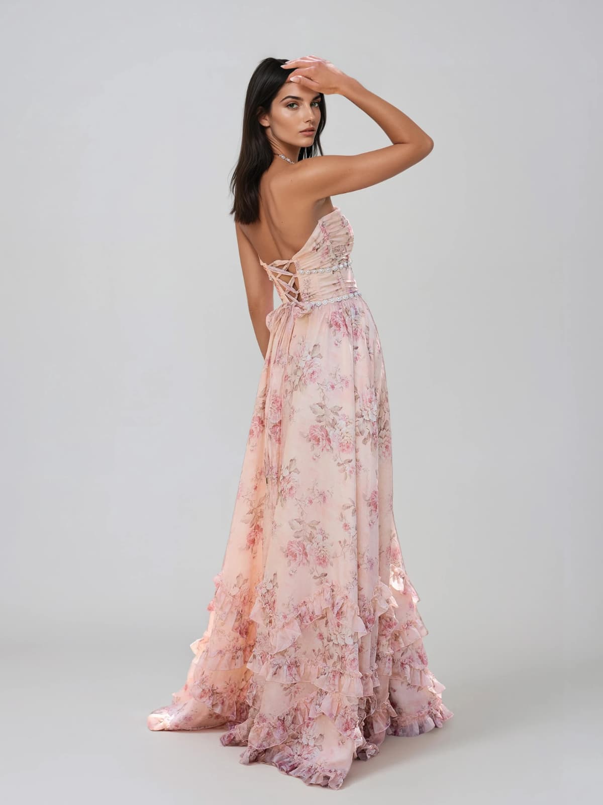 Vestido largo floral rosa Fentho con escote pronunciado