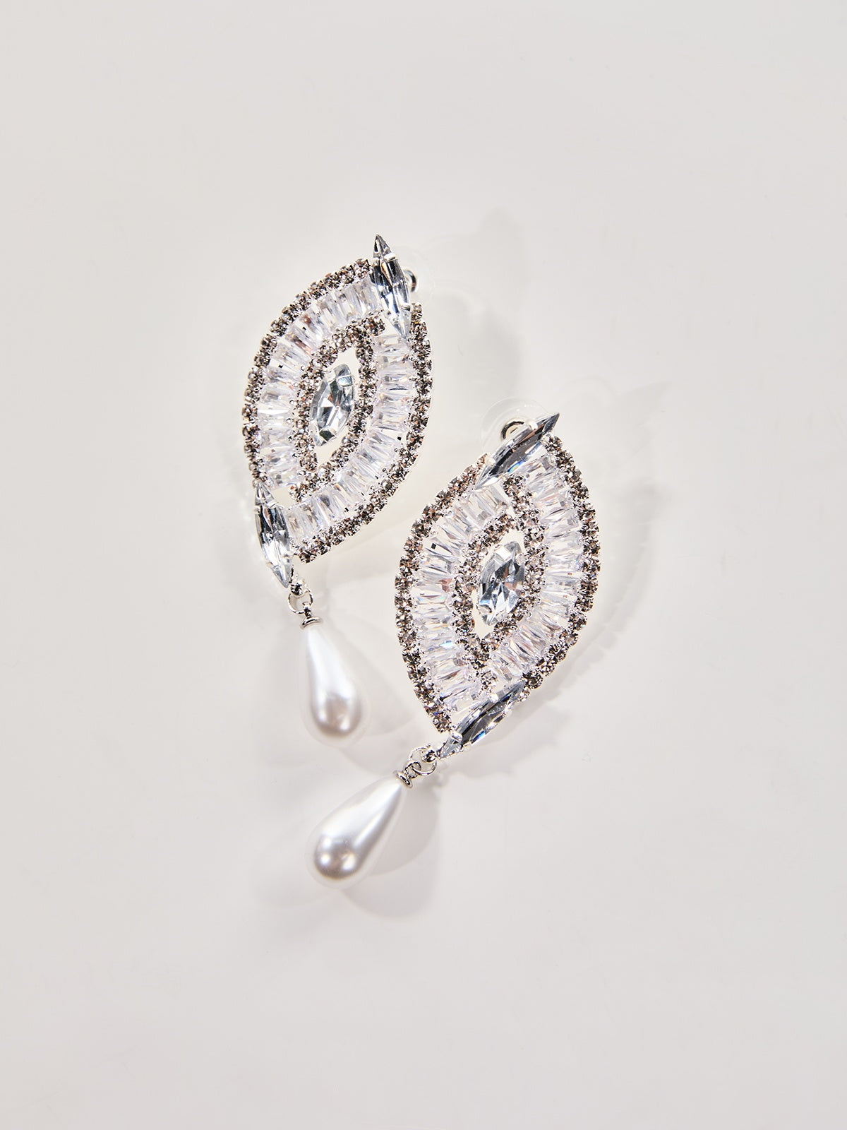Pendientes de perlas y pedrería Oaelix