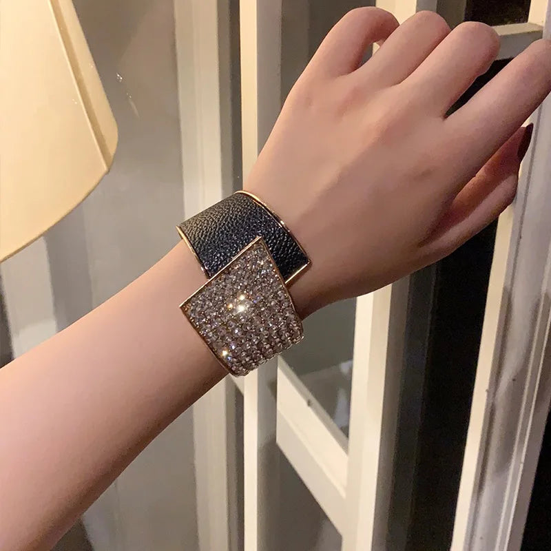 Pulsera elegante y sofisticada, con circonitas completas