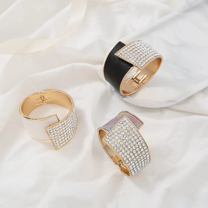 Pulsera elegante y sofisticada, con circonitas completas