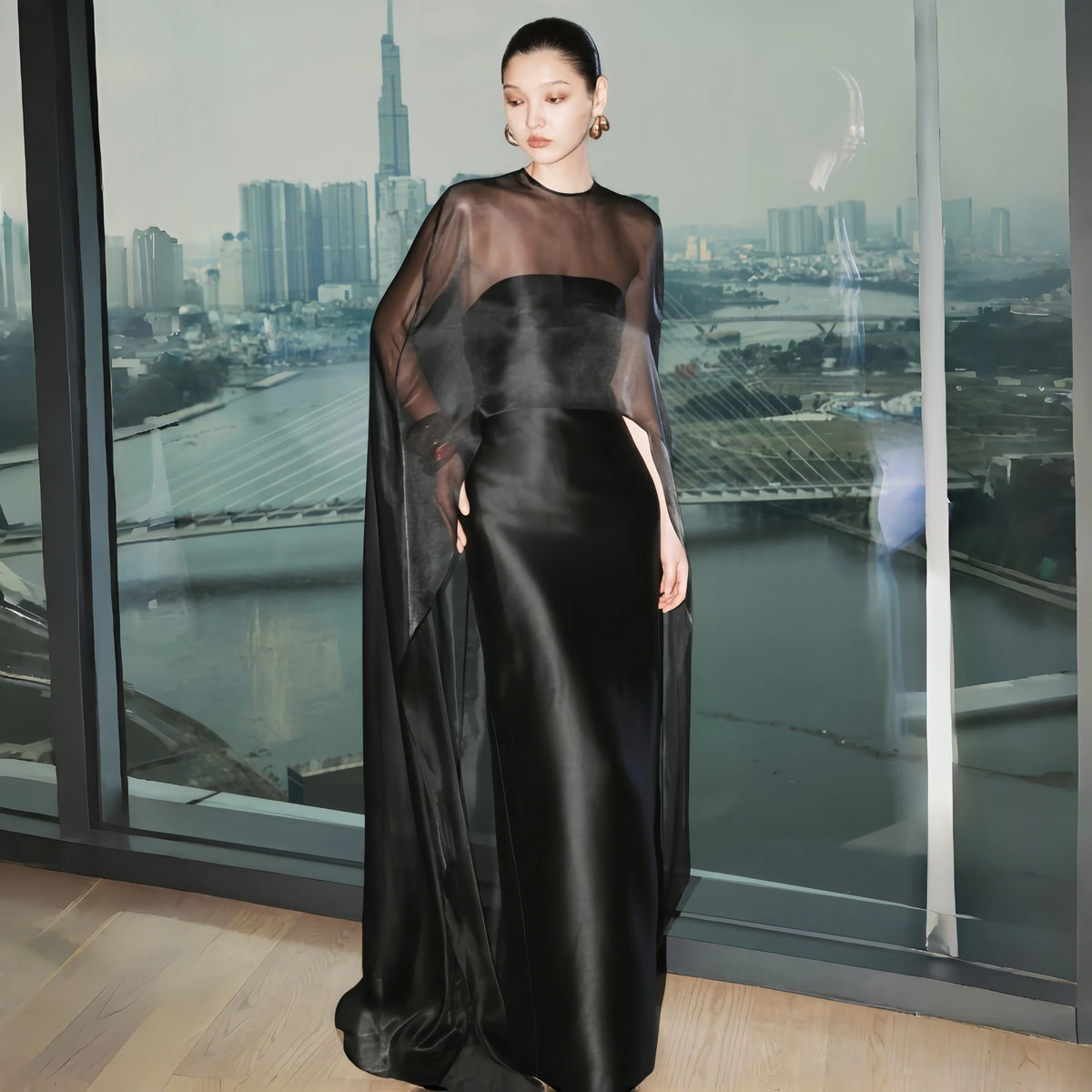 Poncho Fluido con Malla Transparente para Novia y Fiesta