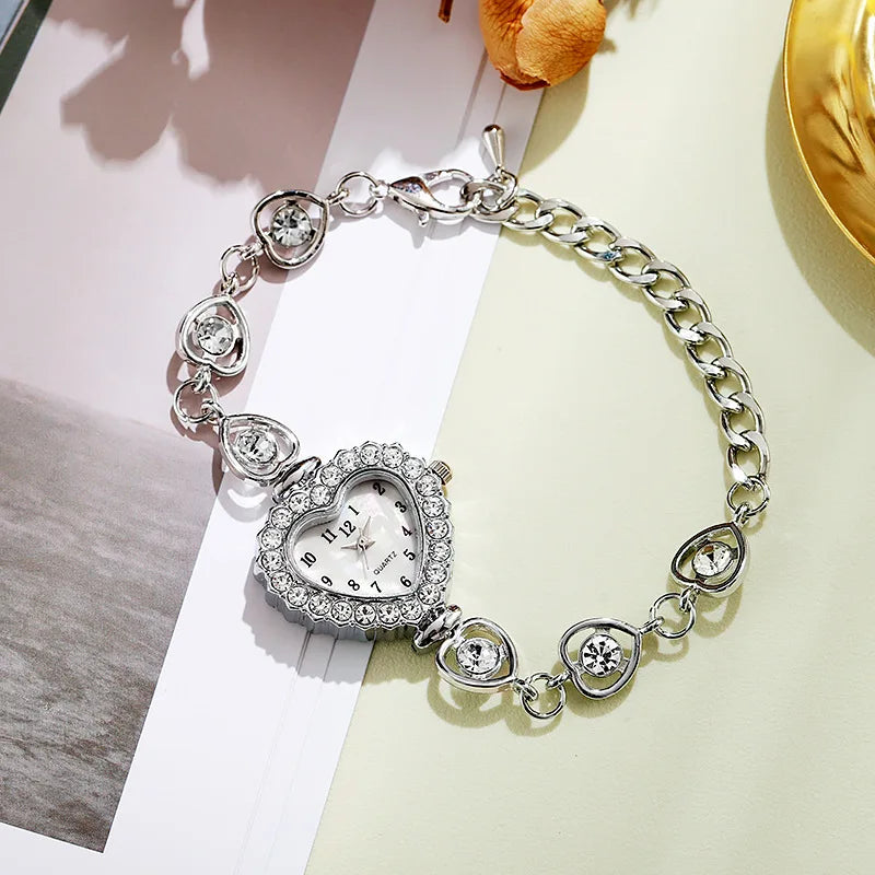 Reloj Pulsera de Mujer con Diamantes Artificiales y Esfera en Forma de Corazón