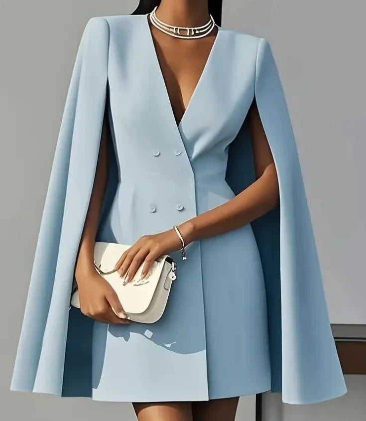 Vestido corto con mangas capa y escote en V