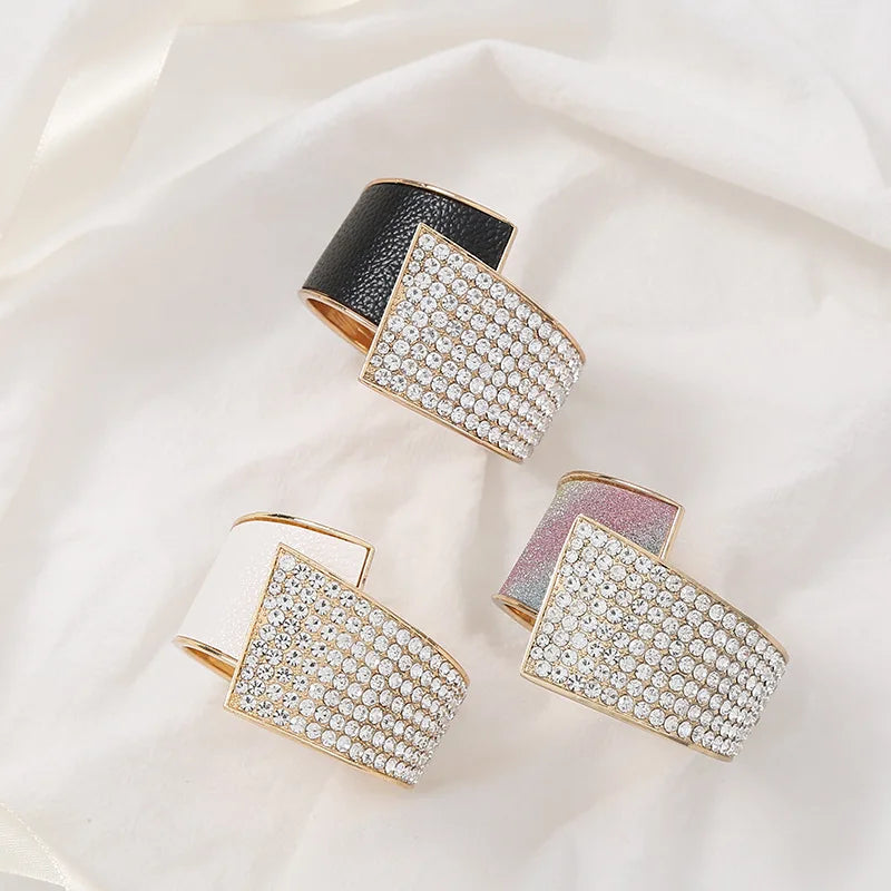Pulsera elegante y sofisticada, con circonitas completas