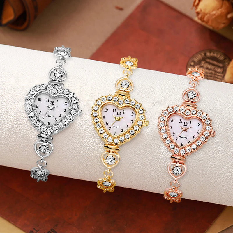 Reloj Pulsera de Mujer con Diamantes Artificiales y Esfera en Forma de Corazón