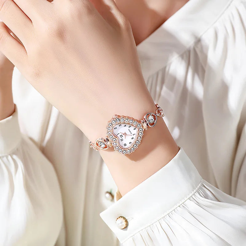 Reloj Pulsera de Mujer con Diamantes Artificiales y Esfera en Forma de Corazón
