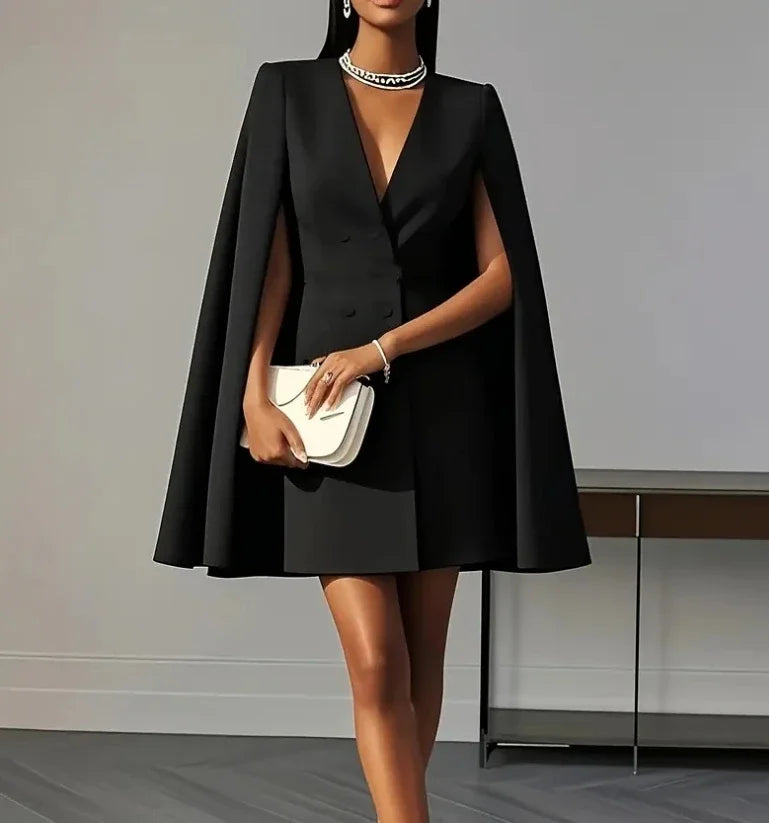 Vestido corto con mangas capa y escote en V
